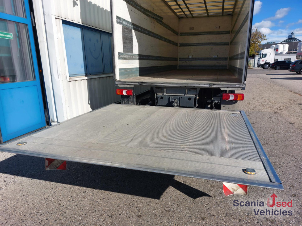 MERCEDES-BENZ Atego 1221 L Koffer Ladebordwand - Camião furgão: foto 5 MERCEDES-BENZ Atego 1221 L Koffer Ladebordwand - Camião furgão: foto 5