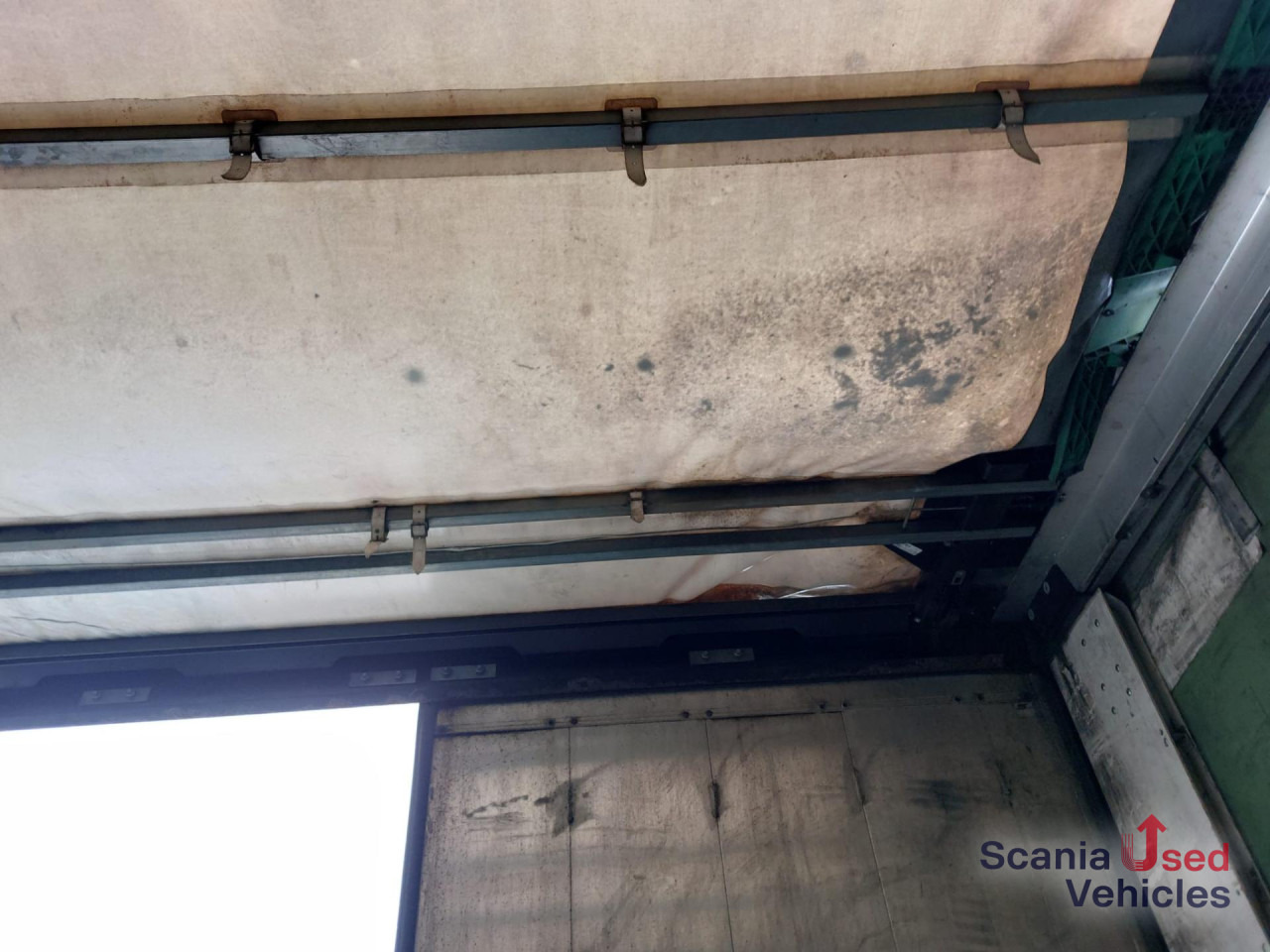 SCHWARZMUELLER 2 Achs-Anhänger Heckportaltüren 2,80m - Reboque de lona: foto 2 SCHWARZMUELLER 2 Achs-Anhänger Heckportaltüren 2,80m - Reboque de lona: foto 2