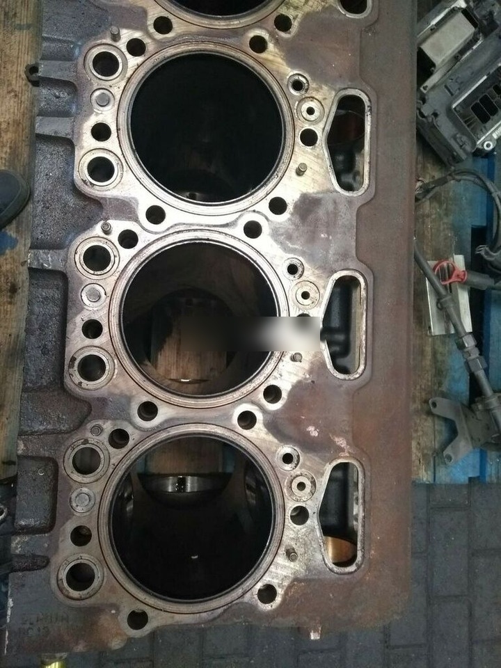 Scania ENGINE BLOCK Scania - Bloco do motor por Camião: foto 4 Scania ENGINE BLOCK Scania - Bloco do motor por Camião: foto 4
