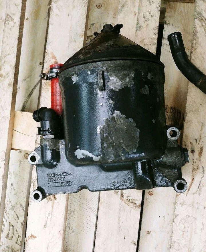 Scania OIL CENTRIFUGAL CLEANER, OIL SPINNER ASSEMBLY 1774447 2304242 - Filtro de óleo por Camião: foto 1 Scania OIL CENTRIFUGAL CLEANER, OIL SPINNER ASSEMBLY 1774447 2304242 - Filtro de óleo por Camião: foto 1