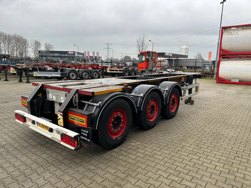 Burg 20FT ADR (EX/II, EX/III, FL, AT) Chassis, Empty weight : 3.690kg, SAF INTRADISC, 2x Liftaxle, NL-chassis - Semi-reboque transportador de contêineres/ Caixa móvel: foto 3 Burg 20FT ADR (EX/II, EX/III, FL, AT) Chassis, Empty weight : 3.690kg, SAF INTRADISC, 2x Liftaxle, NL-chassis - Semi-reboque transportador de contêineres/ Caixa móvel: foto 3