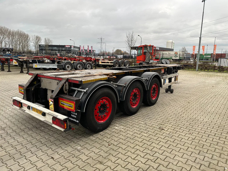 Burg 20FT ADR (EX/II, EX/III, FL, AT) Chassis, Leergewicht : 3.690kg, SAF INTRADISC, 2x Liftachse, NL-Chassis - Semi-reboque transportador de contêineres/ Caixa móvel: foto 3 Burg 20FT ADR (EX/II, EX/III, FL, AT) Chassis, Leergewicht : 3.690kg, SAF INTRADISC, 2x Liftachse, NL-Chassis - Semi-reboque transportador de contêineres/ Caixa móvel: foto 3