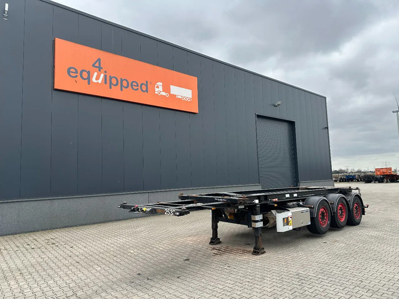 Van Hool 20FT Tipping-chassis, ADR (EX/II, EX/III, FL, AT, OX), SAF, 2 liftaxles, APK/ADR: 06-2026 - Semi-reboque transportador de contêineres/ Caixa móvel: foto 2 Van Hool 20FT Tipping-chassis, ADR (EX/II, EX/III, FL, AT, OX), SAF, 2 liftaxles, APK/ADR: 06-2026 - Semi-reboque transportador de contêineres/ Caixa móvel: foto 2