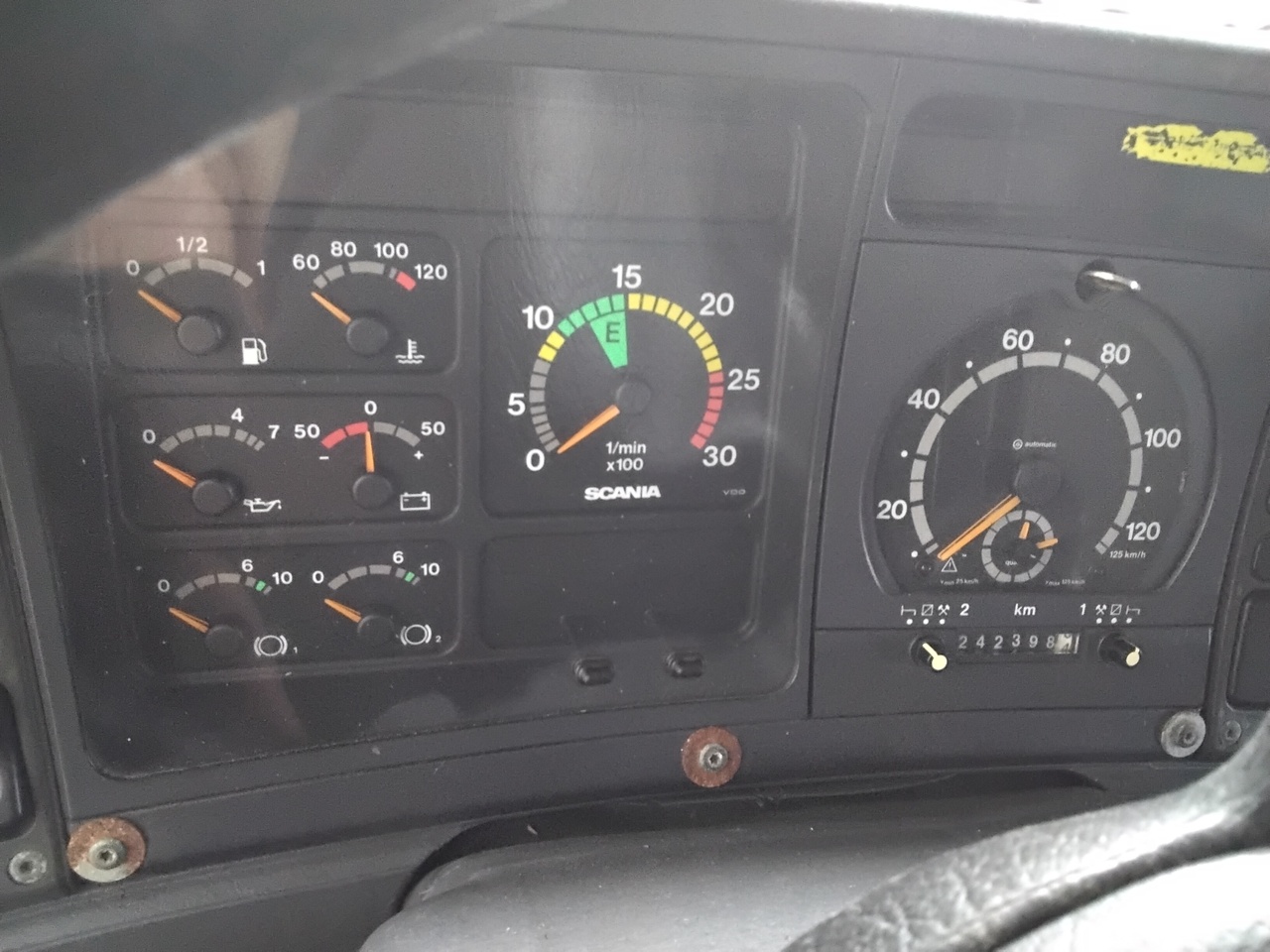SCANIA 94G260 - Camião basculante: foto 5 SCANIA 94G260 - Camião basculante: foto 5
