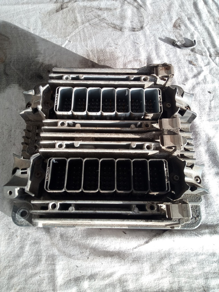 EDC Scania R450 DC13115 2330863 - Centralina electrónica por Camião: foto 2 EDC Scania R450 DC13115 2330863 - Centralina electrónica por Camião: foto 2