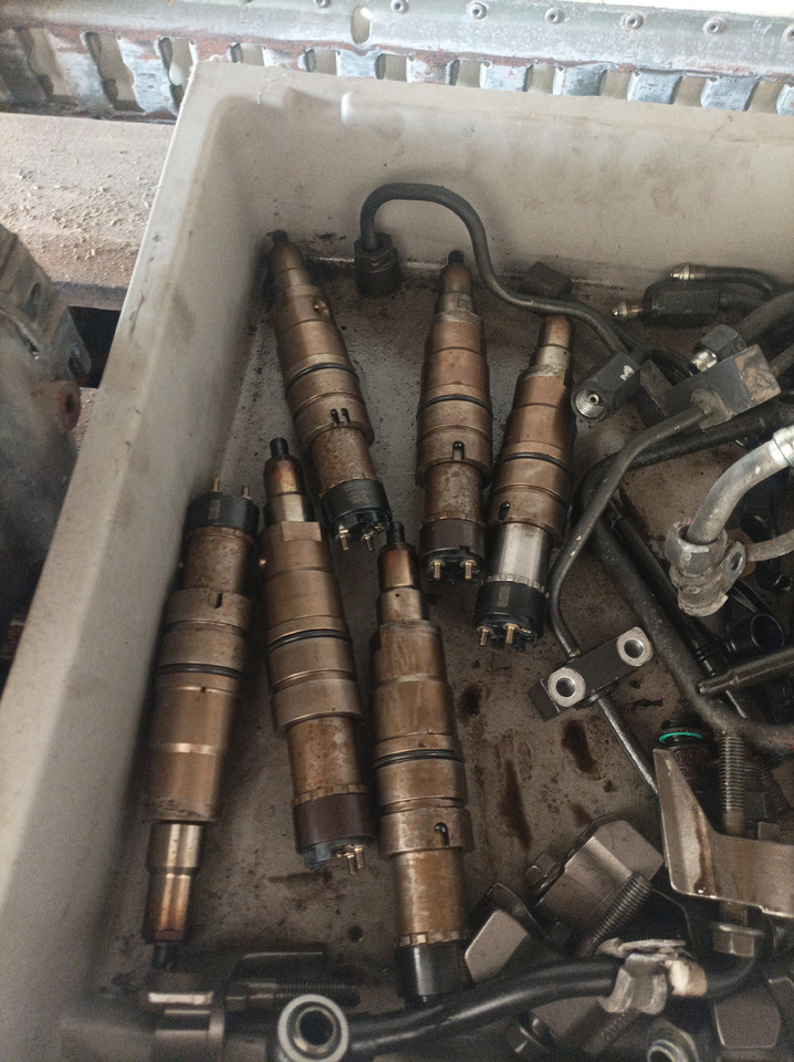 Scania Scania - Injector: foto 2 Scania Scania - Injector: foto 2