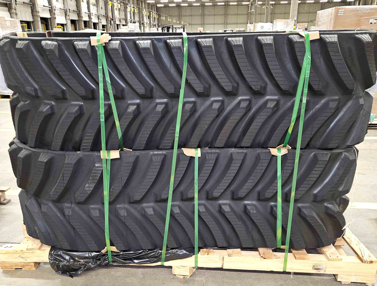 Rubber track for CNH and NH Combine 24" and 28.5" - Rasto por Ceifeira debulhadora: foto 4 Rubber track for CNH and NH Combine 24" and 28.5" - Rasto por Ceifeira debulhadora: foto 4