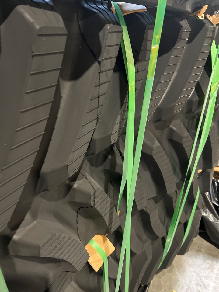 Rubber track for Challenger 65-75-85-95 - Rasto por Tratores de rastos: foto 4 Rubber track for Challenger 65-75-85-95 - Rasto por Tratores de rastos: foto 4