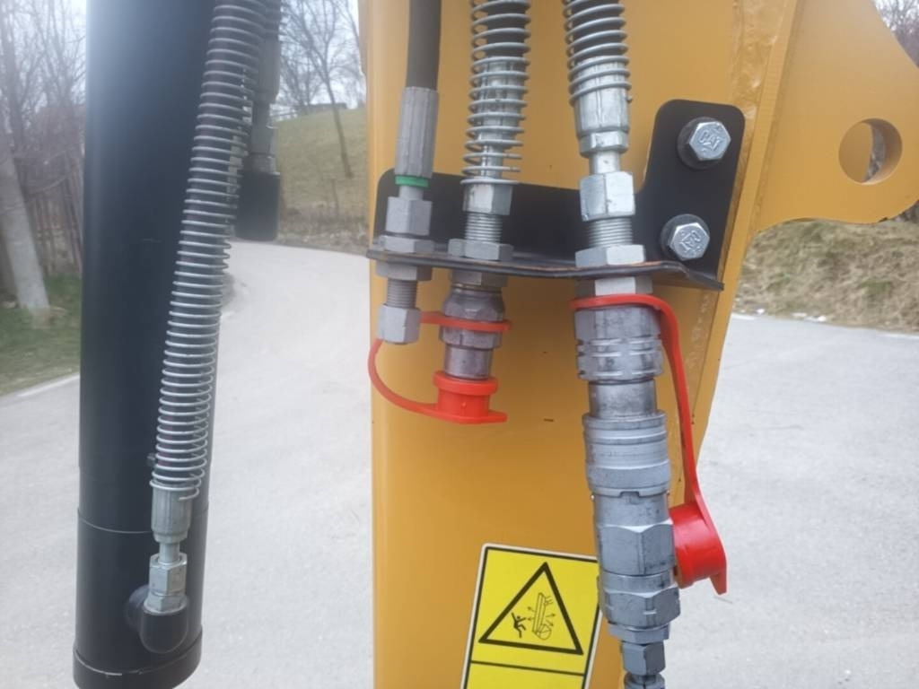 Escavadora de rastos CATERPILLAR 303 ECR: foto 6