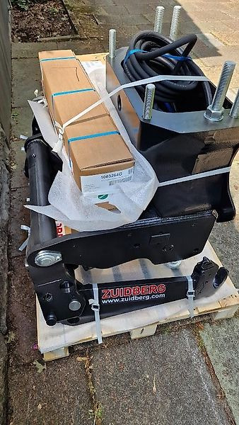 Zuidberg Fronthydraulik, Frontkraftheber, Fronthubwerk zum Case PUMA / PUMA CVX / STEYR CVT - Hidráulica por Máquina agrícola: foto 1 Zuidberg Fronthydraulik, Frontkraftheber, Fronthubwerk zum Case PUMA / PUMA CVX / STEYR CVT - Hidráulica por Máquina agrícola: foto 1
