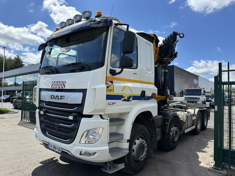 DAF CF 480 8x4 HOOKLIFT + CRANE (19m!) EFFER 205 / 6S + WINCH - RETARDER - *165.000km* - VERY NICE - Camião grua: foto 3 DAF CF 480 8x4 HOOKLIFT + CRANE (19m!) EFFER 205 / 6S + WINCH - RETARDER - *165.000km* - VERY NICE - Camião grua: foto 3