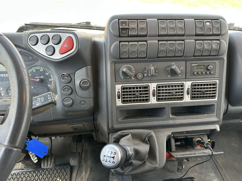 Camião furgão Iveco EUROCARGO 80E18 CLOSED BOX 6m00 x 2m49 x 2m37 - EURO 5 - *176.000km* - TAILLIFT - MANUAL - BE TRUCK: foto 10