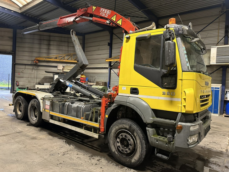 Iveco TRAKKER 350 6x4 HOOKLIFT + CRANE FASSI F120.22 (5/6 F) - *342.000km* - STEEL SPRING / BIG AXLES - AS TRONIC AUTOMATIC GEARBOX - Camião polibenne, Camião grua: foto 1 Iveco TRAKKER 350 6x4 HOOKLIFT + CRANE FASSI F120.22 (5/6 F) - *342.000km* - STEEL SPRING / BIG AXLES - AS TRONIC AUTOMATIC GEARBOX - Camião polibenne, Camião grua: foto 1