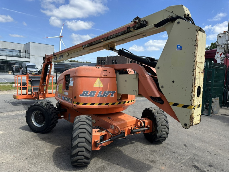JLG 600AJ 4x4x4 - 20m - 230kg - DIESEL - BE MACHINE - Plataforma aérea: foto 4 JLG 600AJ 4x4x4 - 20m - 230kg - DIESEL - BE MACHINE - Plataforma aérea: foto 4