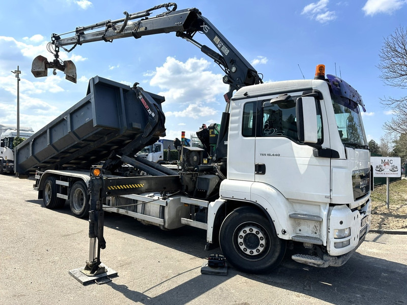 Camião polibenne, Camião grua MAN TGS 18.440 6x2 HOOKLIFT 26T + CRANE HIAB 244 EP-3 HIPRO + RADIO + GRABBER + ROTATOR - LIFT + STEERING AXLE - EURO 5 - BE TRUCK: foto 1
