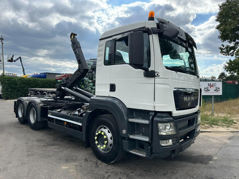 MAN TGS 28.360 6x2 HOOKLIFT 21T HIAB MULTILIFT XR21-S51 - LIFT AXLE - BE TRUCK - Camião polibenne: foto 1 MAN TGS 28.360 6x2 HOOKLIFT 21T HIAB MULTILIFT XR21-S51 - LIFT AXLE - BE TRUCK - Camião polibenne: foto 1