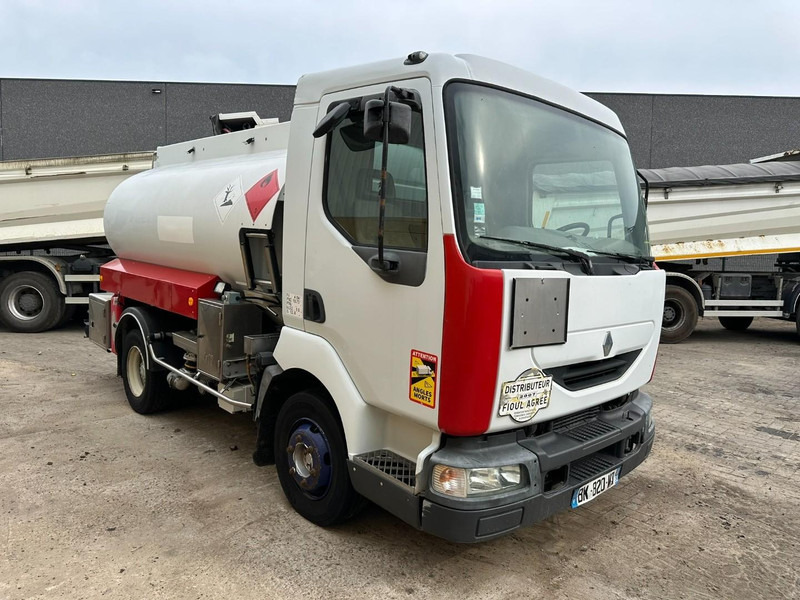 Renault MIDLUM 150 FUEL TANKER / CITERNE MAZOUT - 6500L - 3 COMPARTIMENTS - *ENGINE PROBLEM* - Caminhão tanque: foto 2 Renault MIDLUM 150 FUEL TANKER / CITERNE MAZOUT - 6500L - 3 COMPARTIMENTS - *ENGINE PROBLEM* - Caminhão tanque: foto 2