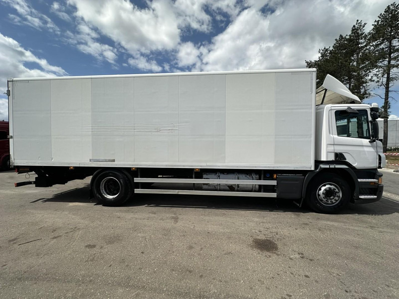 Scania P320 RETARDER - CLOSED BOX 8m25 x 2m47 x 2m30 - TAILLIFT 2000kg - EURO 6 - GOOD CONDITION - Camião furgão: foto 4 Scania P320 RETARDER - CLOSED BOX 8m25 x 2m47 x 2m30 - TAILLIFT 2000kg - EURO 6 - GOOD CONDITION - Camião furgão: foto 4