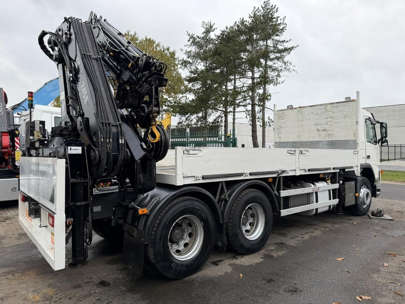 Volvo FM 300 6x4 + (25.8m!) PRITSCHE + KRAN HIAB 245 E-5 + JIB 65 X-3 + 2 ME - *228.000km* - MANUAL - A/C - EURO 3 - BELGIAN TRUCK - Camião de caixa aberta/ Plataforma, Camião grua: foto 4 Volvo FM 300 6x4 + (25.8m!) PRITSCHE + KRAN HIAB 245 E-5 + JIB 65 X-3 + 2 ME - *228.000km* - MANUAL - A/C - EURO 3 - BELGIAN TRUCK - Camião de caixa aberta/ Plataforma, Camião grua: foto 4