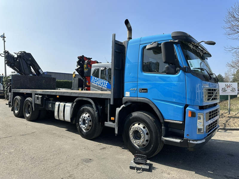 Volvo FM 440 8x4 PRITSCHE 7m20 + KRAN HIAB 288 EP-5 HIDUO + RADIO + ROTATOR - SCHALTGETRIEBE - AP ACHSEN - *395.000km* - Camião de caixa aberta/ Plataforma, Camião grua: foto 1 Volvo FM 440 8x4 PRITSCHE 7m20 + KRAN HIAB 288 EP-5 HIDUO + RADIO + ROTATOR - SCHALTGETRIEBE - AP ACHSEN - *395.000km* - Camião de caixa aberta/ Plataforma, Camião grua: foto 1