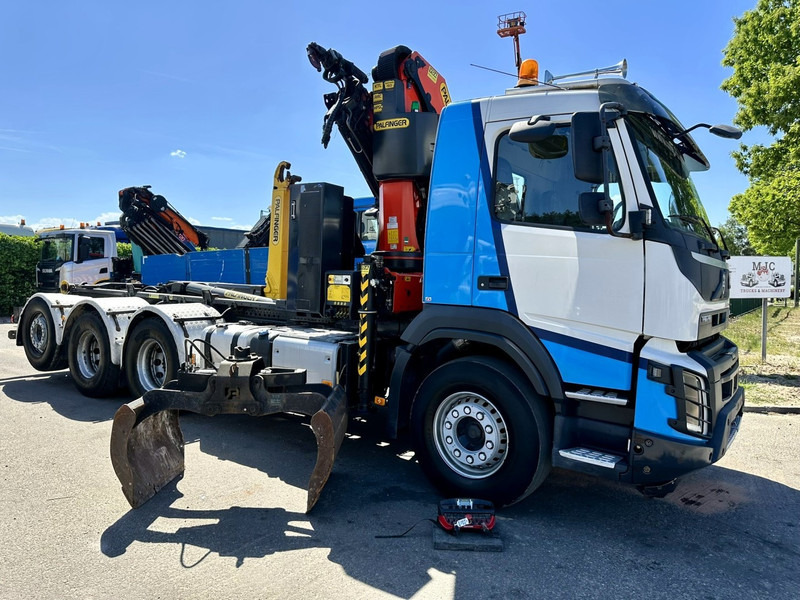 Volvo FMX 460 8x4 TRIDEM HOOKLIFT + CRANE PK 23002 SH + GRABBER / ROTATOR - EURO 6 - LIFT + STEERING AXLE - *374.000km* - EXT BUMPER - Camião polibenne, Camião grua: foto 2 Volvo FMX 460 8x4 TRIDEM HOOKLIFT + CRANE PK 23002 SH + GRABBER / ROTATOR - EURO 6 - LIFT + STEERING AXLE - *374.000km* - EXT BUMPER - Camião polibenne, Camião grua: foto 2