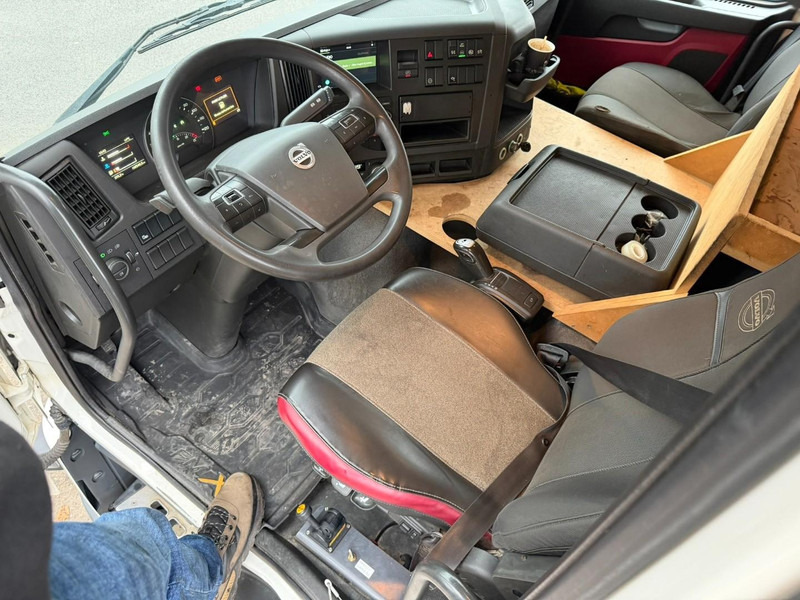 Camião de caixa aberta/ Plataforma, Camião grua Volvo FMX 540 8x4 PRITSCHE + (29m!) KRAN FASSI F545 (6x) + JIB L324 (4x) - KIPPER - *192.000km* - RETARDER - ROTATOR - BE LWK - GUTE ZUSTAND: foto 17 Camião de caixa aberta/ Plataforma, Camião grua Volvo FMX 540 8x4 PRITSCHE + (29m!) KRAN FASSI F545 (6x) + JIB L324 (4x) - KIPPER - *192.000km* - RETARDER - ROTATOR - BE LWK - GUTE ZUSTAND: foto 17