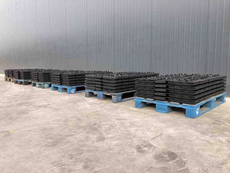 Demag Rubber Asphalt Pads - Estrutura/ Châssis por Máquina de construção: foto 1 Demag Rubber Asphalt Pads - Estrutura/ Châssis por Máquina de construção: foto 1