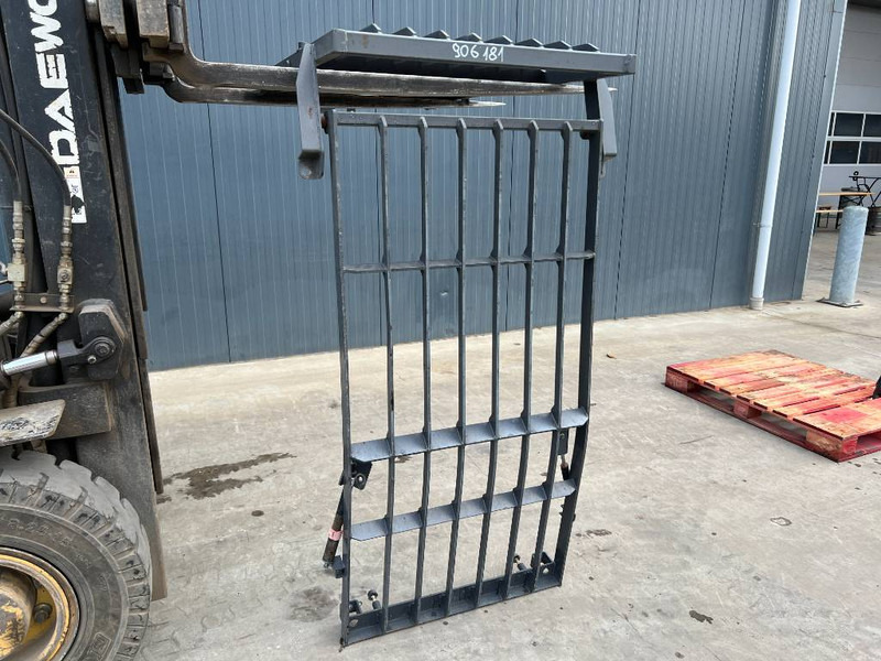 Doosan DX180 / DX225 - Cabine e interior por Máquina de construção: foto 1 Doosan DX180 / DX225 - Cabine e interior por Máquina de construção: foto 1