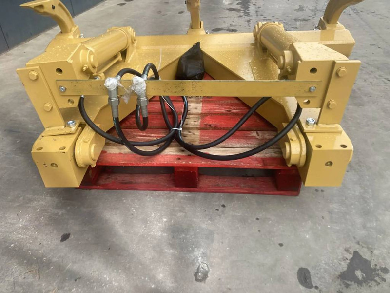 Cat D4H Ripper - Equipamento por Máquina de construção: foto 4 Cat D4H Ripper - Equipamento por Máquina de construção: foto 4