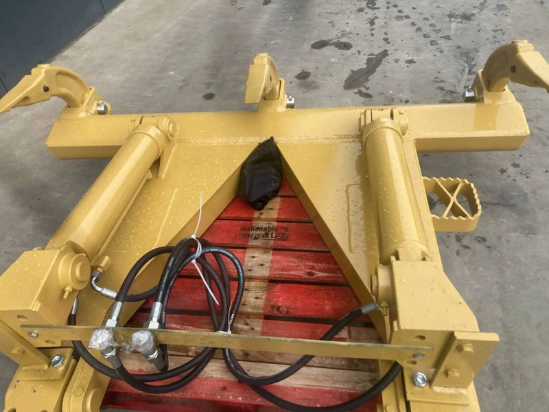 Cat D5N Ripper - Equipamento por Máquina de construção: foto 5 Cat D5N Ripper - Equipamento por Máquina de construção: foto 5