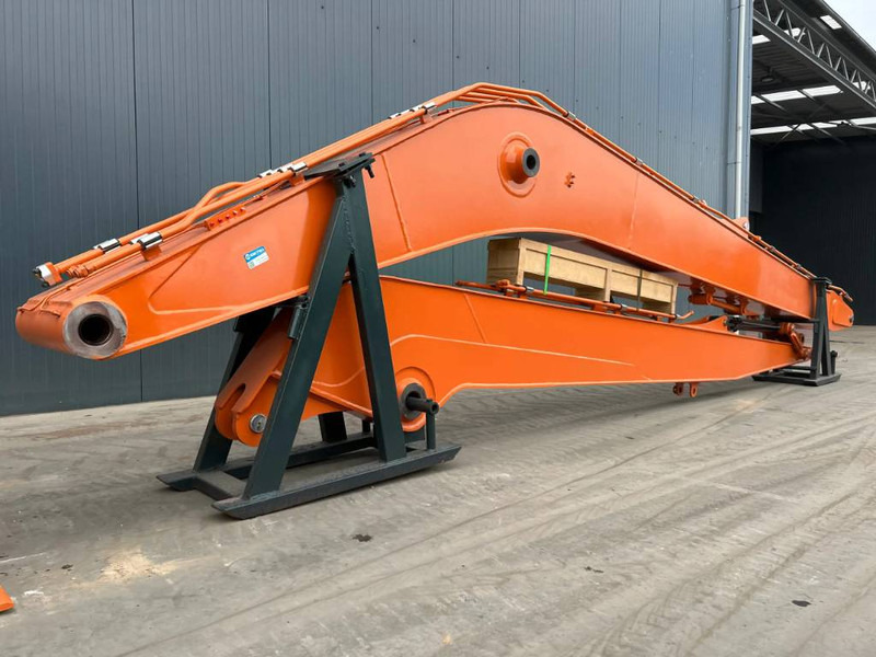 Hitachi ZX220 18m Set - Equipamento por Máquina de construção: foto 3 Hitachi ZX220 18m Set - Equipamento por Máquina de construção: foto 3