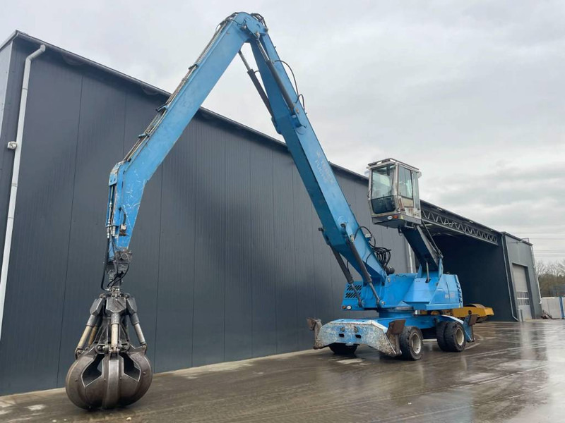 Fuchs MHL350 - Manipulador de material: foto 1 Fuchs MHL350 - Manipulador de material: foto 1