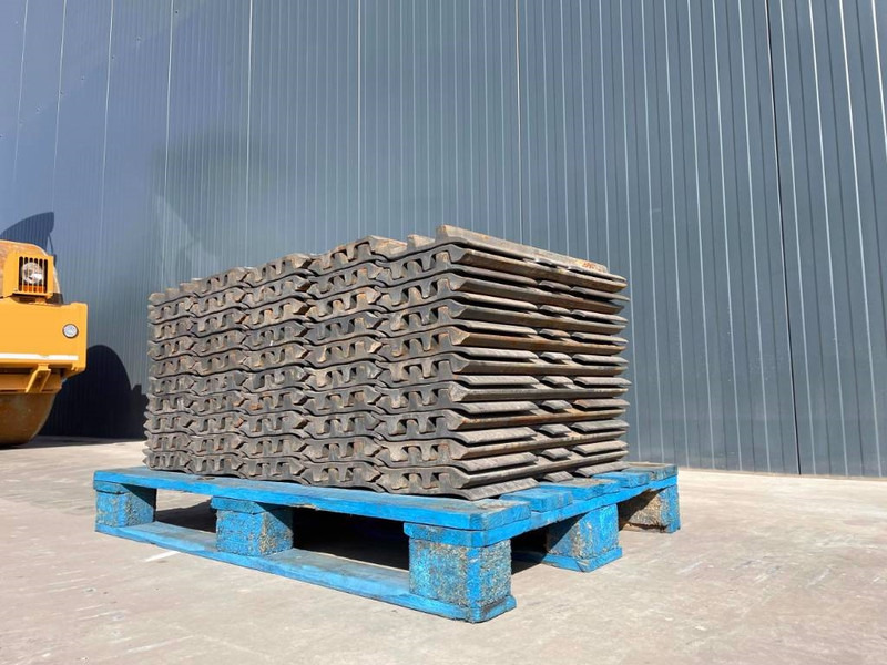 Hyundai R210 / R215 / R220 / R235 / R250 / R260 - Estrutura/ Châssis por Máquina de construção: foto 2 Hyundai R210 / R215 / R220 / R235 / R250 / R260 - Estrutura/ Châssis por Máquina de construção: foto 2