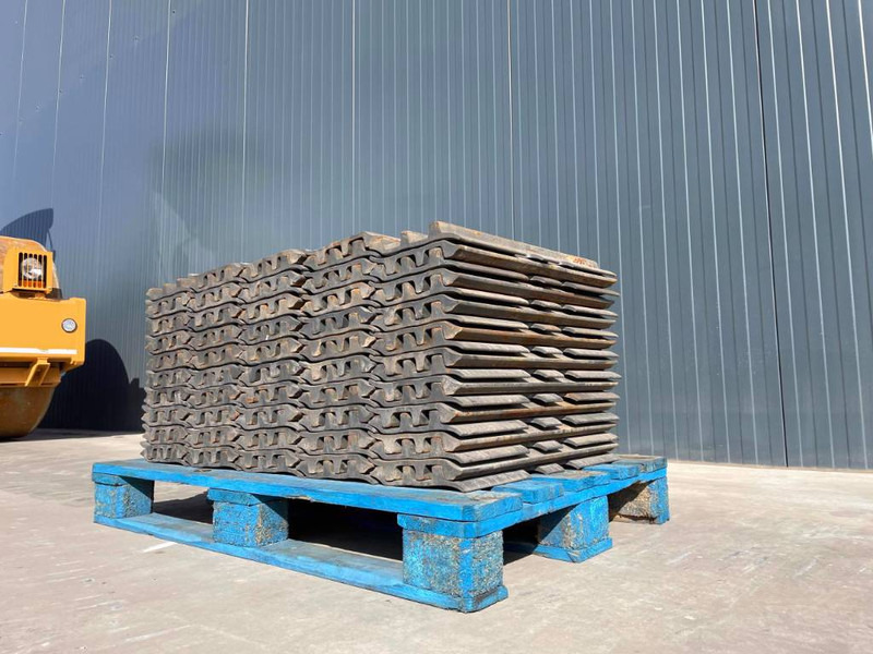 Hyundai R210 / R215 / R220 / R235 / R250 / R260 - Estrutura/ Châssis por Máquina de construção: foto 2 Hyundai R210 / R215 / R220 / R235 / R250 / R260 - Estrutura/ Châssis por Máquina de construção: foto 2