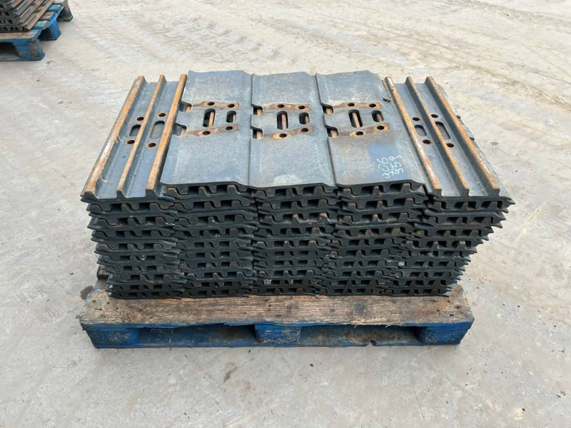 Hyundai R210 / R215 / R220 Shoes 3 Grouser 600mm - Estrutura/ Châssis por Máquina de construção: foto 3 Hyundai R210 / R215 / R220 Shoes 3 Grouser 600mm - Estrutura/ Châssis por Máquina de construção: foto 3