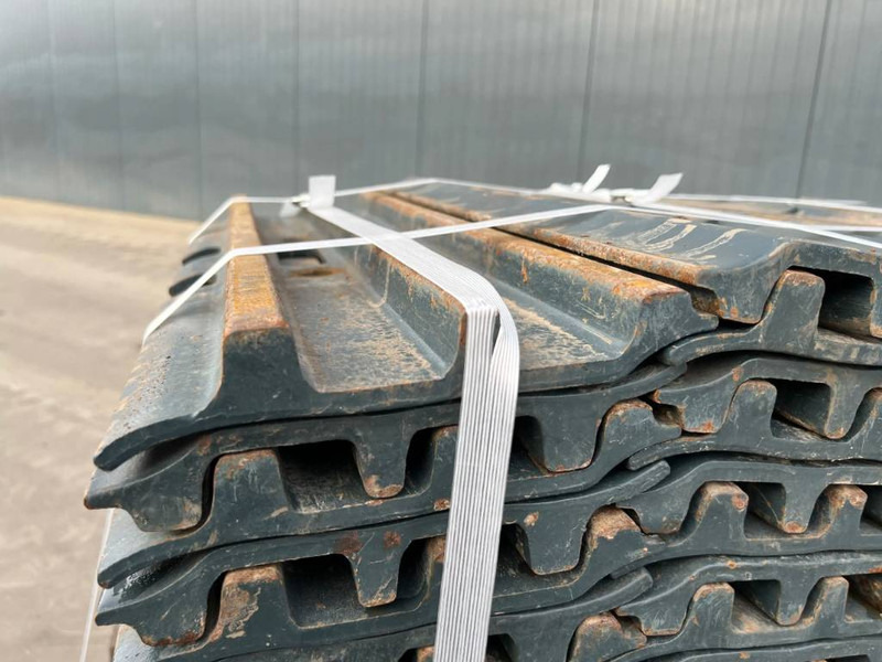 Hyundai R210 / R215 / R220 Shoes - Estrutura/ Châssis por Máquina de construção: foto 3 Hyundai R210 / R215 / R220 Shoes - Estrutura/ Châssis por Máquina de construção: foto 3