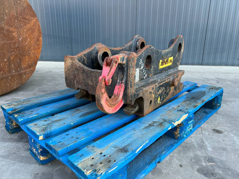 OilQuick OQ65 - 311F / 313F / 315F - Acoplamento rápido por Máquina de construção: foto 1 OilQuick OQ65 - 311F / 313F / 315F - Acoplamento rápido por Máquina de construção: foto 1
