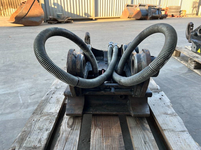 OilQuick OQ65 - 311F / 313F / 315F - Acoplamento rápido por Máquina de construção: foto 5 OilQuick OQ65 - 311F / 313F / 315F - Acoplamento rápido por Máquina de construção: foto 5