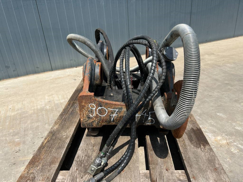 OilQuick OQ65 - M314F / M316F / M318F - Acoplamento rápido por Máquina de construção: foto 2 OilQuick OQ65 - M314F / M316F / M318F - Acoplamento rápido por Máquina de construção: foto 2