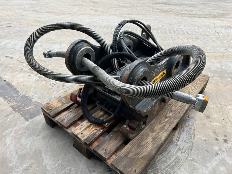 OilQuick OQ70/55 - 320E / 325F - Acoplamento rápido por Máquina de construção: foto 5 OilQuick OQ70/55 - 320E / 325F - Acoplamento rápido por Máquina de construção: foto 5