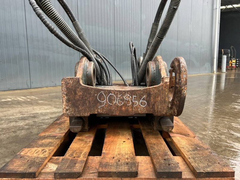 OilQuick OQ70/55 - 323D - Acoplamento rápido por Máquina de construção: foto 2 OilQuick OQ70/55 - 323D - Acoplamento rápido por Máquina de construção: foto 2