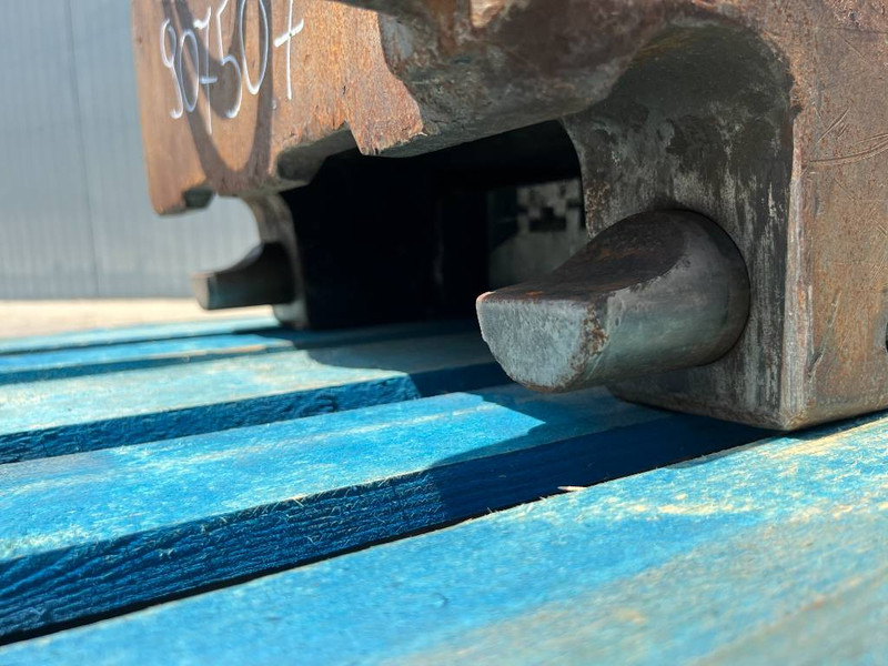 Acoplamento rápido por Máquina de construção OilQuick OQ70/55 - 323E: foto 11