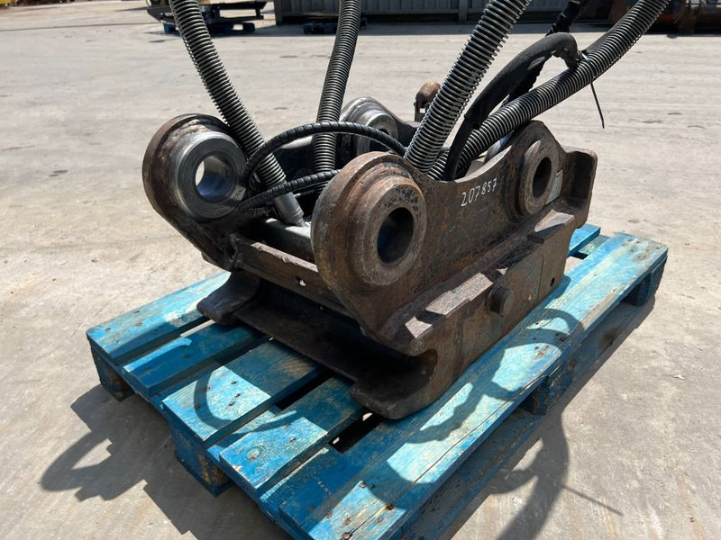 OilQuick OQ70/55 - 323E - Acoplamento rápido por Máquina de construção: foto 5 OilQuick OQ70/55 - 323E - Acoplamento rápido por Máquina de construção: foto 5