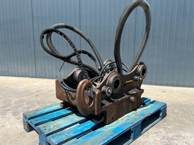 OilQuick OQ70/55 - 323E - Acoplamento rápido por Máquina de construção: foto 1 OilQuick OQ70/55 - 323E - Acoplamento rápido por Máquina de construção: foto 1