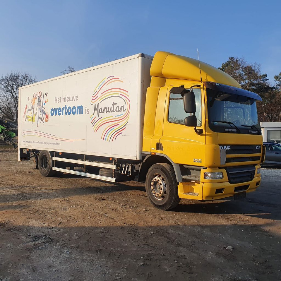 DAF CF 65.220 - Camião furgão: foto 2 DAF CF 65.220 - Camião furgão: foto 2