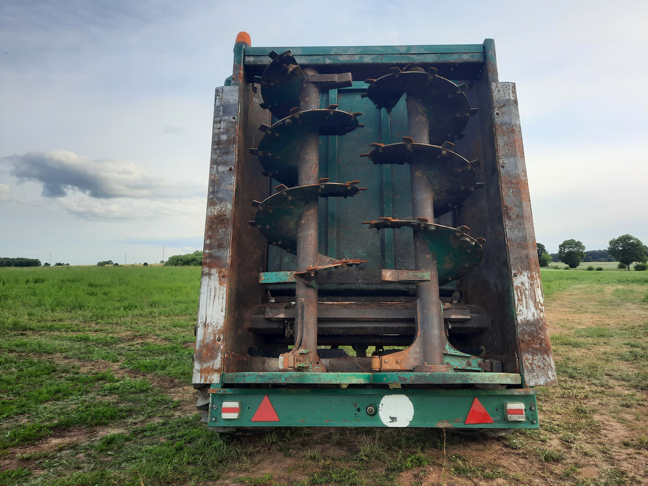 DEGUILLAUME Force 16 D - Espalhador de estrume: foto 5 DEGUILLAUME Force 16 D - Espalhador de estrume: foto 5