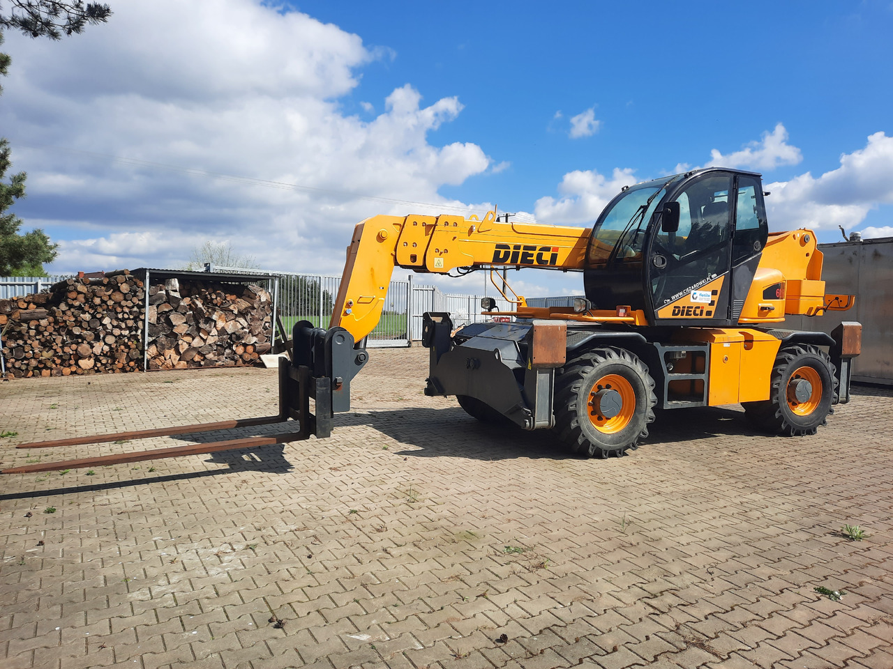 Dieci PEGASUS 60.16 (2.0) ( 6 t / 16 m) - 2016 r. - Pá carregadora de rodas: foto 1 Dieci PEGASUS 60.16 (2.0) ( 6 t / 16 m) - 2016 r. - Pá carregadora de rodas: foto 1