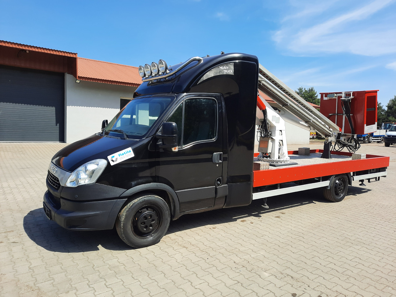 Iveco DAILY 35S11 podnośnik koszowy - Reboque plataforma/ Caixa aberta: foto 4 Iveco DAILY 35S11 podnośnik koszowy - Reboque plataforma/ Caixa aberta: foto 4