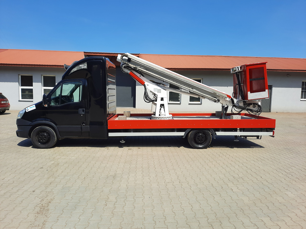 Iveco DAILY 35S11 podnośnik koszowy - Reboque plataforma/ Caixa aberta: foto 3 Iveco DAILY 35S11 podnośnik koszowy - Reboque plataforma/ Caixa aberta: foto 3