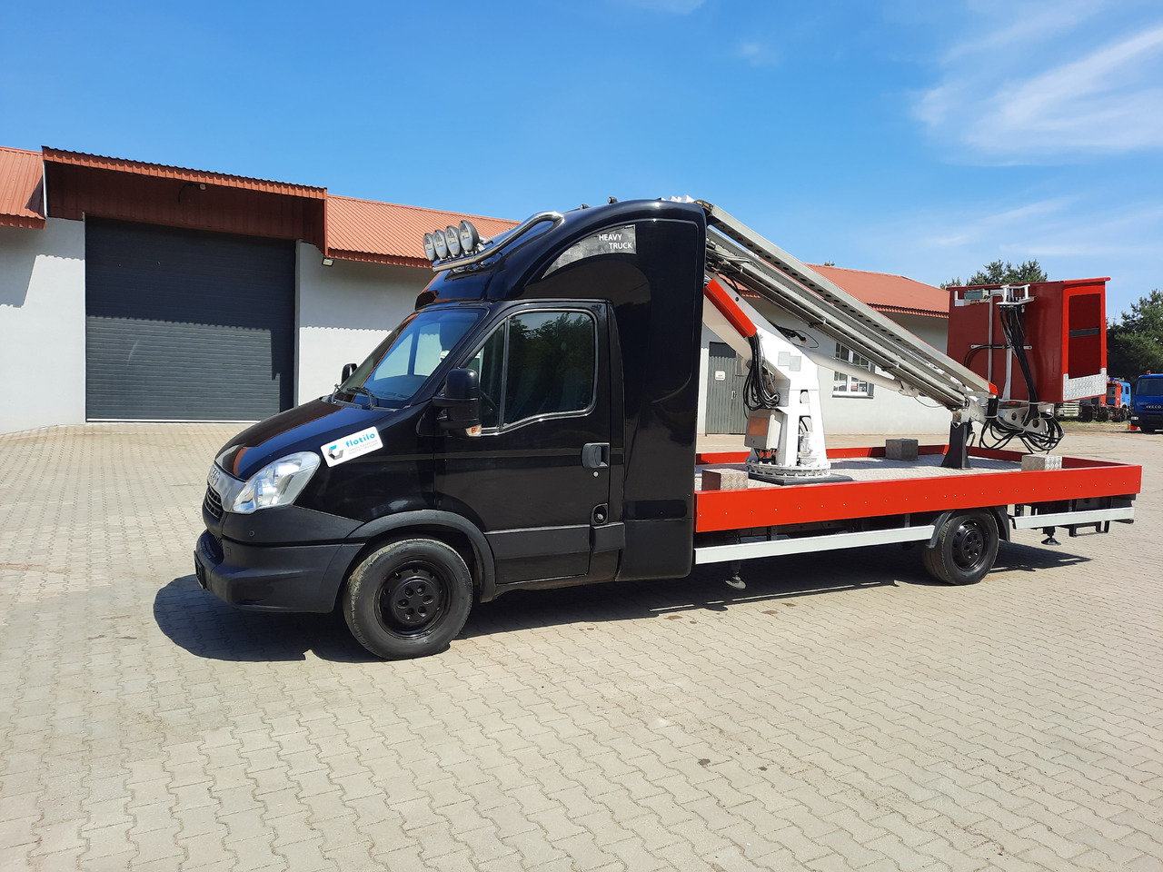 Iveco DAILY 35S11 podnośnik koszowy - Reboque plataforma/ Caixa aberta: foto 1 Iveco DAILY 35S11 podnośnik koszowy - Reboque plataforma/ Caixa aberta: foto 1